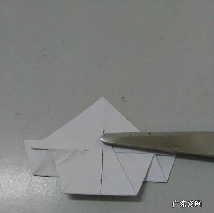 手工折纸怎么用纸折一个可爱的小碗冰淇淋