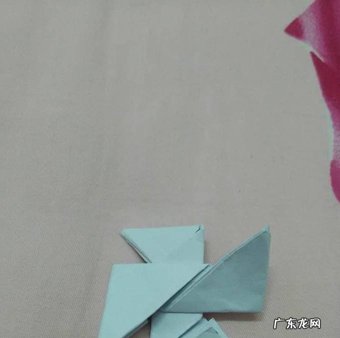 简单的手工折纸:飞镖的折法步骤图解