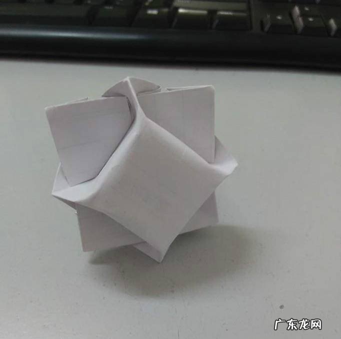 教你折纸莲花花篮的折法