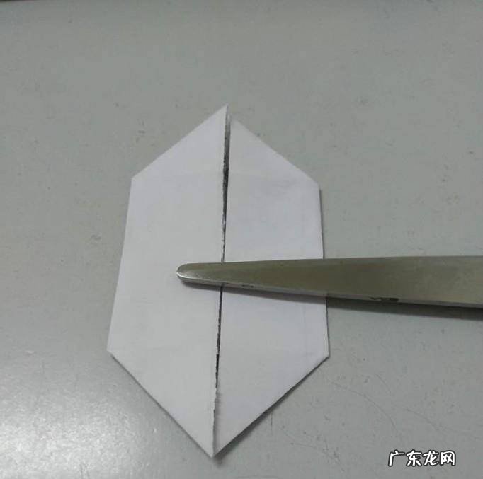 教你折纸莲花花篮的折法