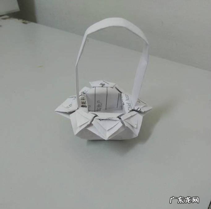 教你折纸莲花花篮的折法