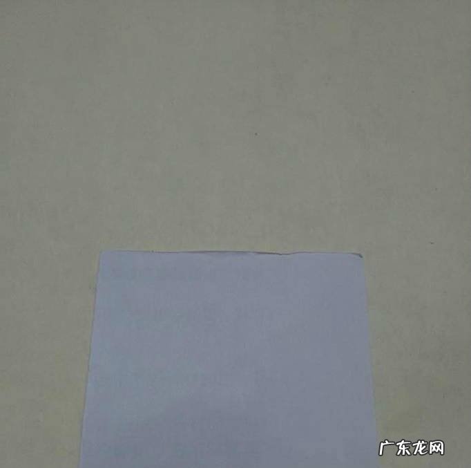 手工折纸怎么用纸折一个逼真的眼镜