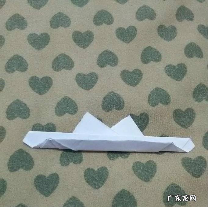 手工折纸怎么用纸折一个逼真的眼镜