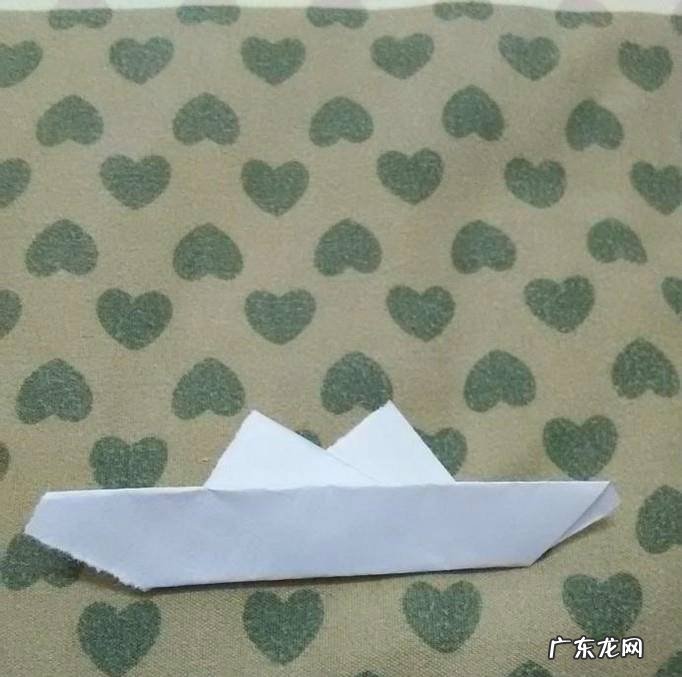 手工折纸怎么用纸折一个逼真的眼镜