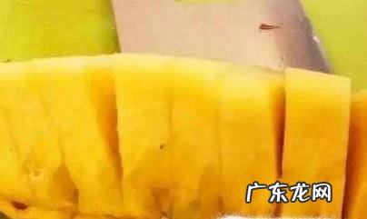 如何用最简单的工具削菠萝