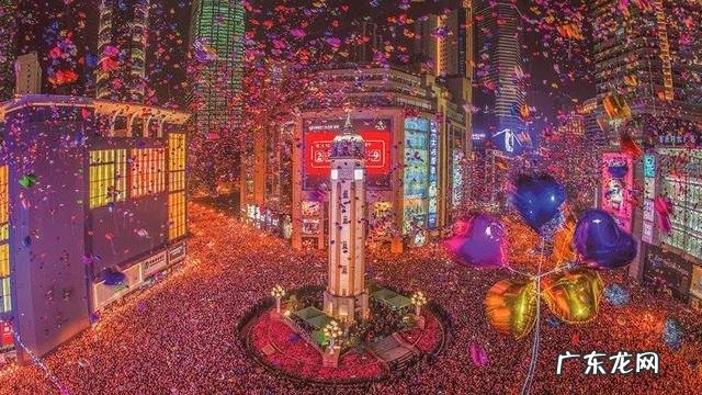 跨年你准备到哪里过 重庆解放碑听钟倒数跨年现场