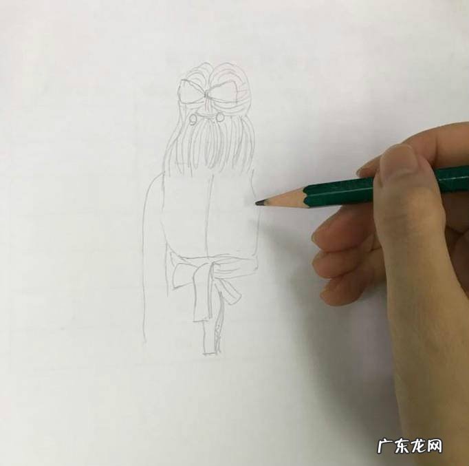 人的背影怎么画