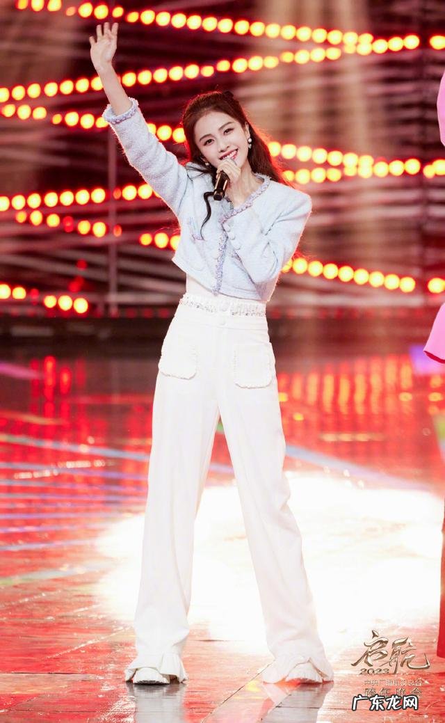 古力娜扎跨年晚会跳舞