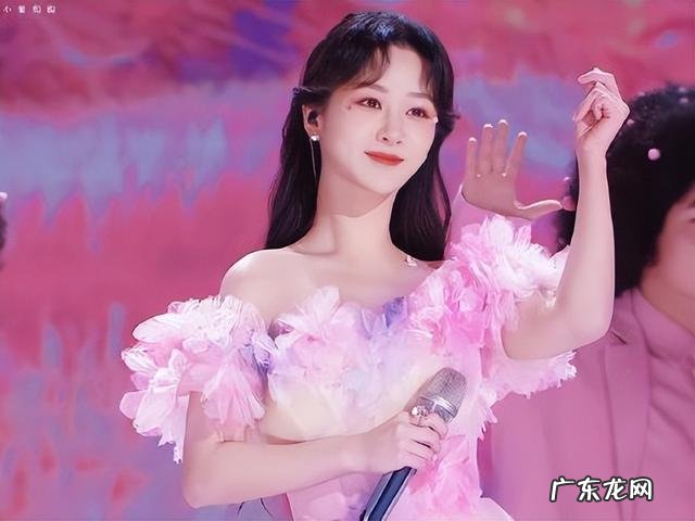 古力娜扎跨年晚会跳舞