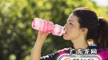 跑步的时候到底怎么喝水才好