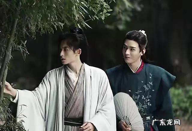 东方跨年:贾乃亮演唱《笨小孩》