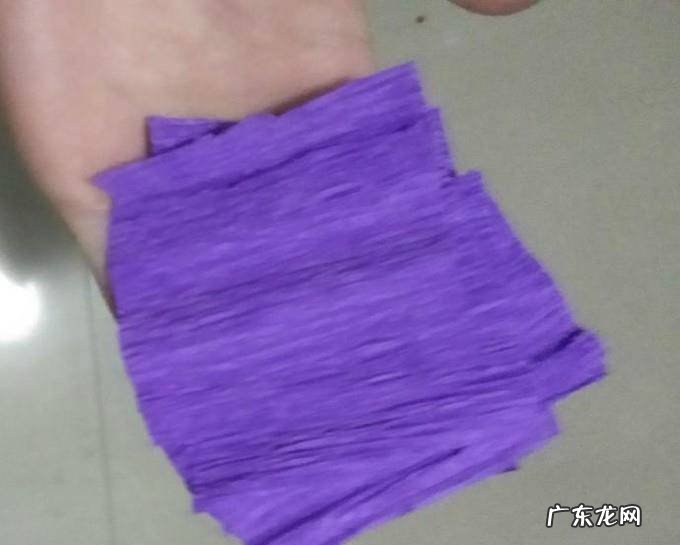 DIY皱纹纸蓝色妖姬花骨朵的制作