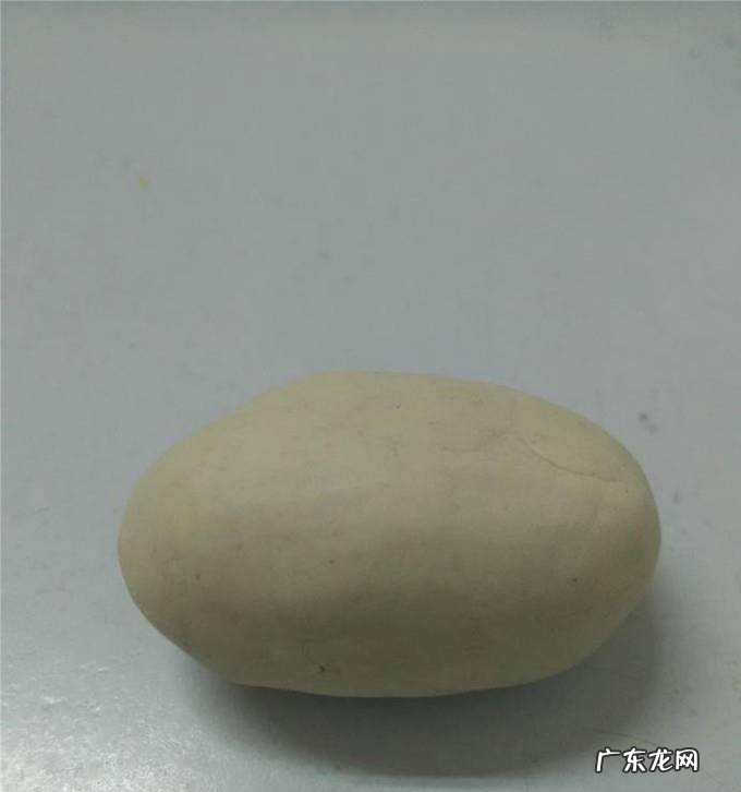 如何用橡皮泥捏只小兔子
