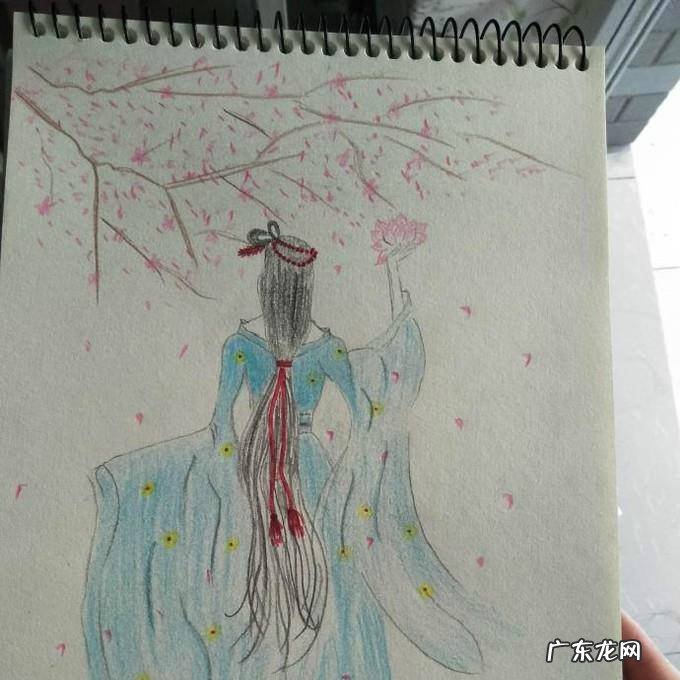 如何画古典美人背影