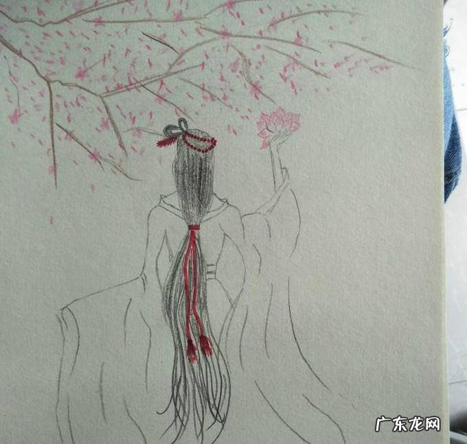 如何画古典美人背影