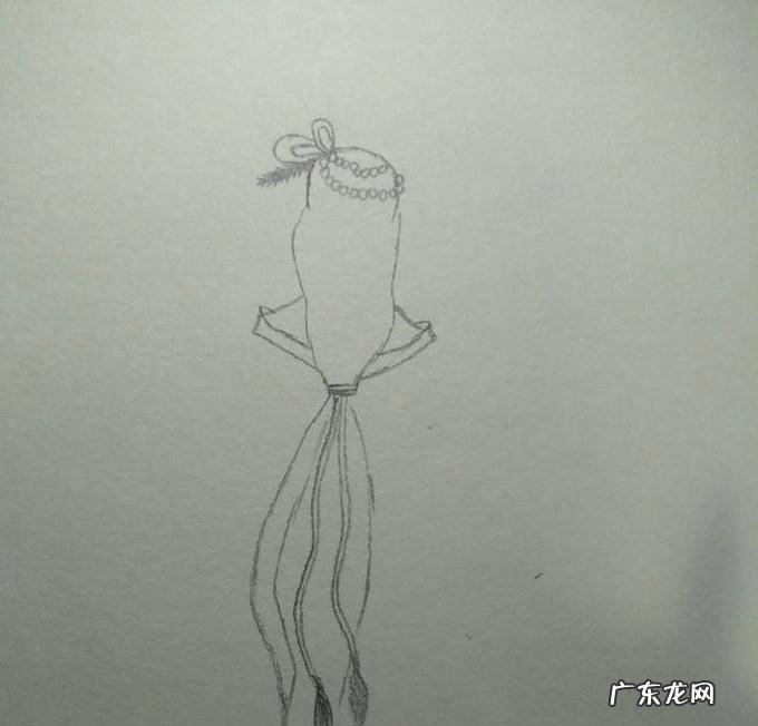 如何画古典美人背影