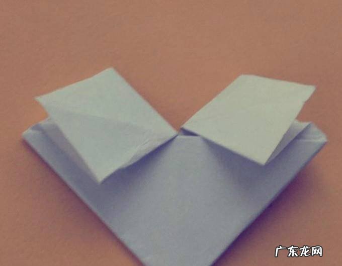 如何折出心形折纸