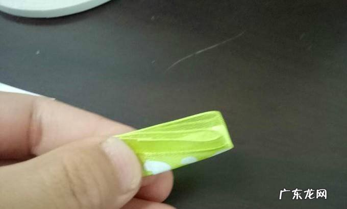 如何用丝带制作一个蝴蝶结BB发夹