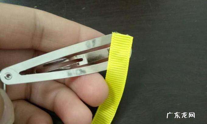 如何用丝带制作一个蝴蝶结BB发夹