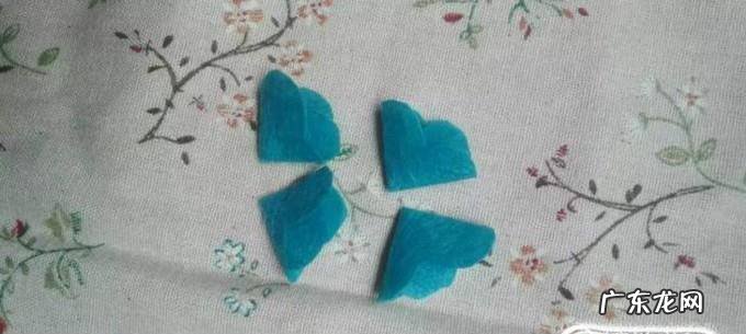 怎样用不织布diy小花朵