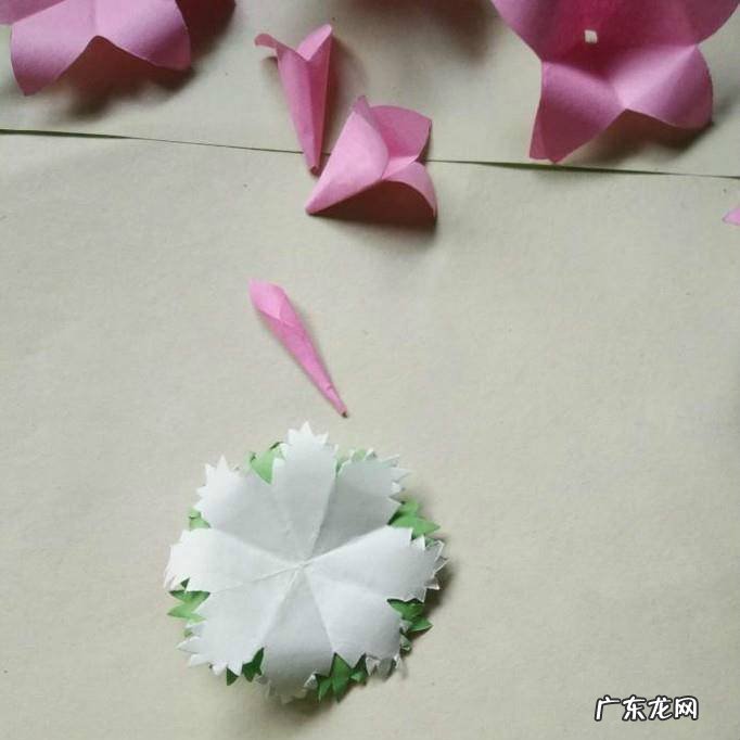 怎样制作手工剪纸莲花