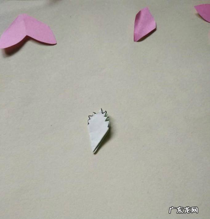 怎样制作手工剪纸莲花