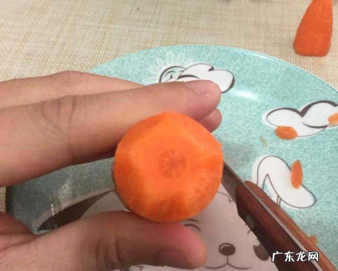 用胡萝卜雕刻宝塔