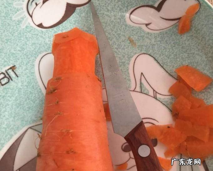 用胡萝卜雕刻宝塔