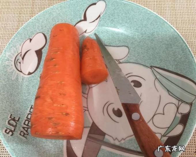 用胡萝卜雕刻宝塔