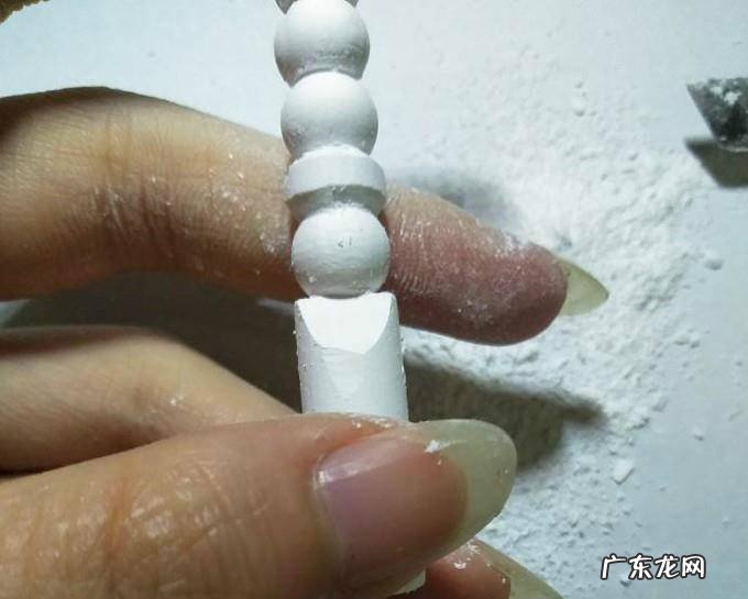 用粉笔做九层玲珑塔