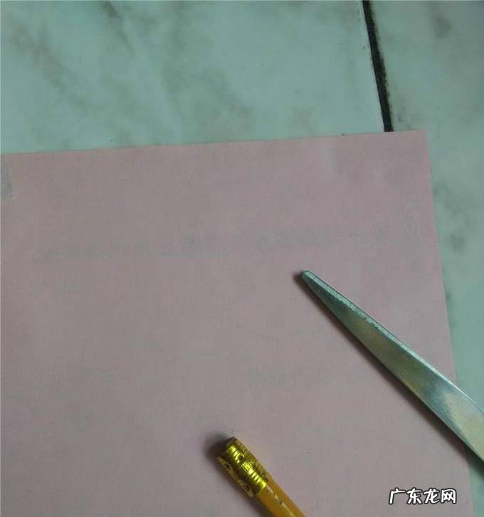 如何剪纸:简单的蜻蜓剪纸方法