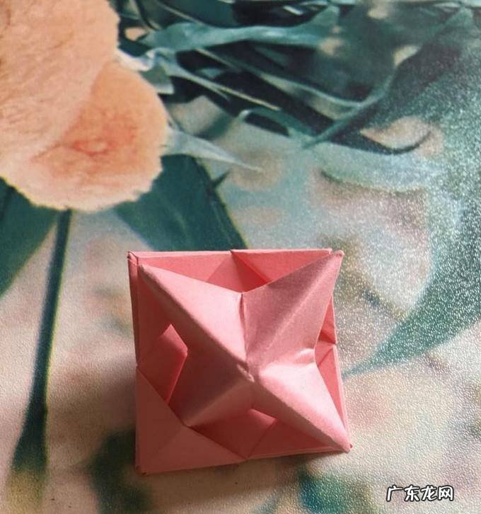 如何折纸陀螺