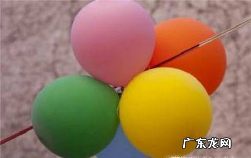 怎样做气球串装饰