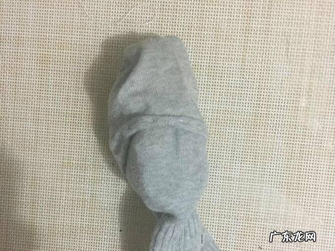 自己动手用废旧袜子做手工娃娃吧