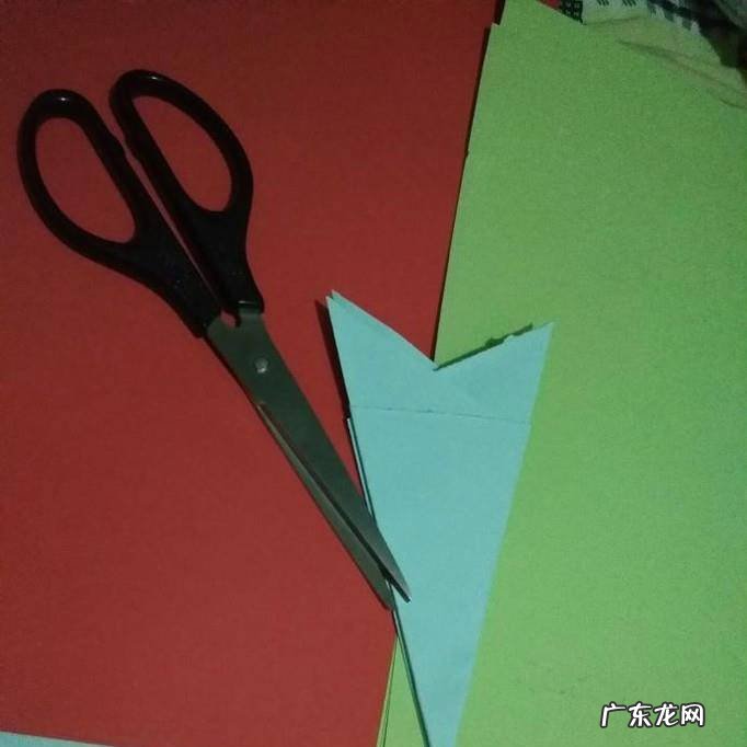 简单漂亮的窗花剪纸步骤