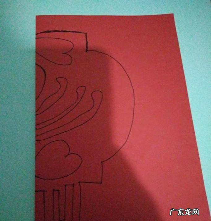 如何制作剪纸灯笼