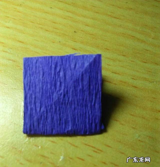 如何用皱纹纸制作勿忘我