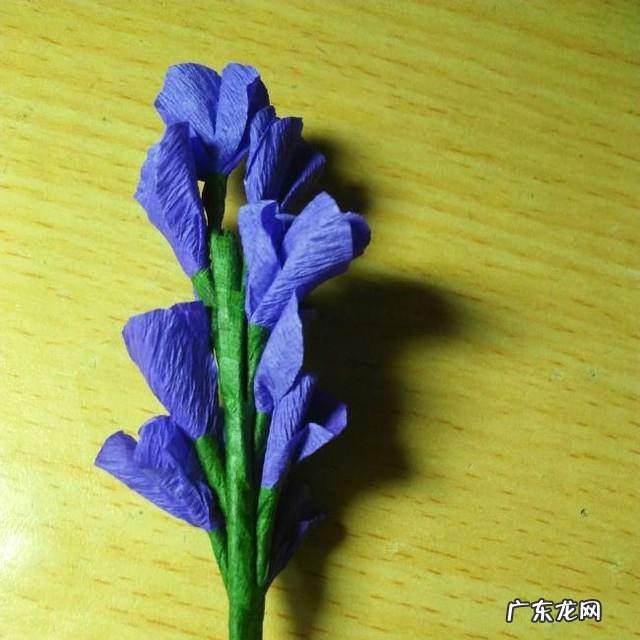 如何用皱纹纸制作勿忘我