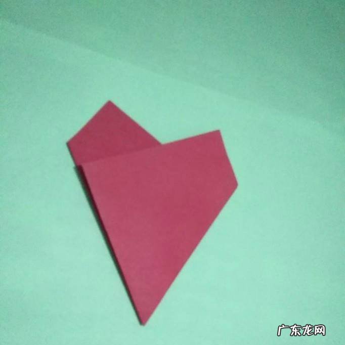 怎么用纸剪出爱心圈