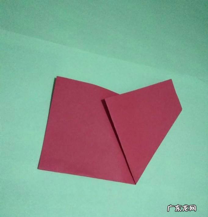 怎么用纸剪出爱心圈