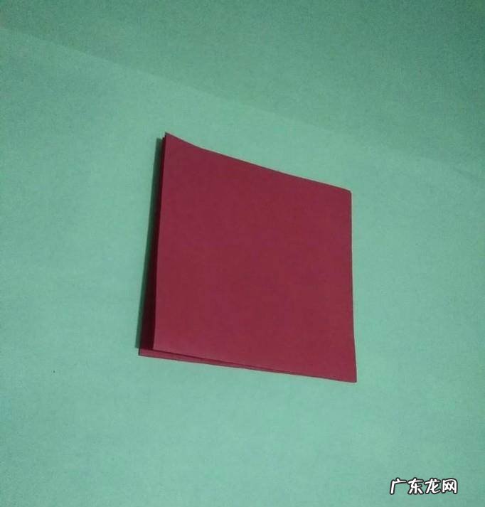 怎么用纸剪出爱心圈