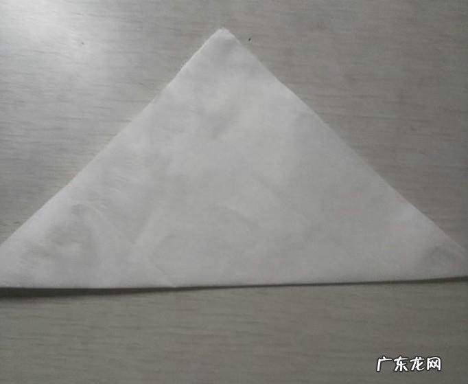 如何用手帕叠可爱的小兔子