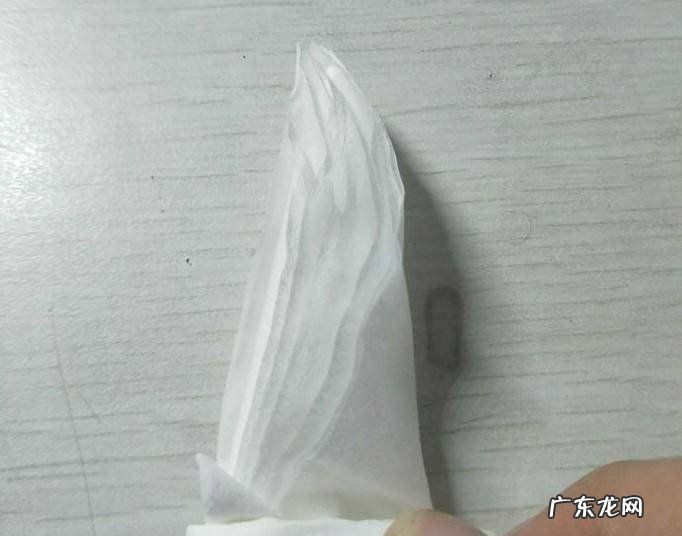 如何用手帕叠可爱的小兔子