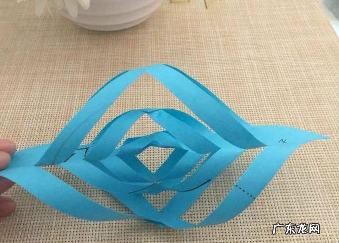 如何制作3D立体雪花