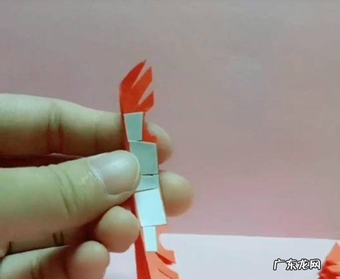 怎么用纸折雪花