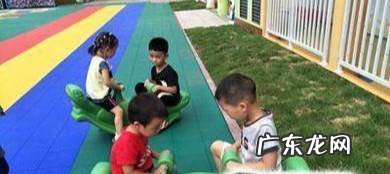 刚上幼儿园的小朋友哭闹不想上幼儿园怎么办