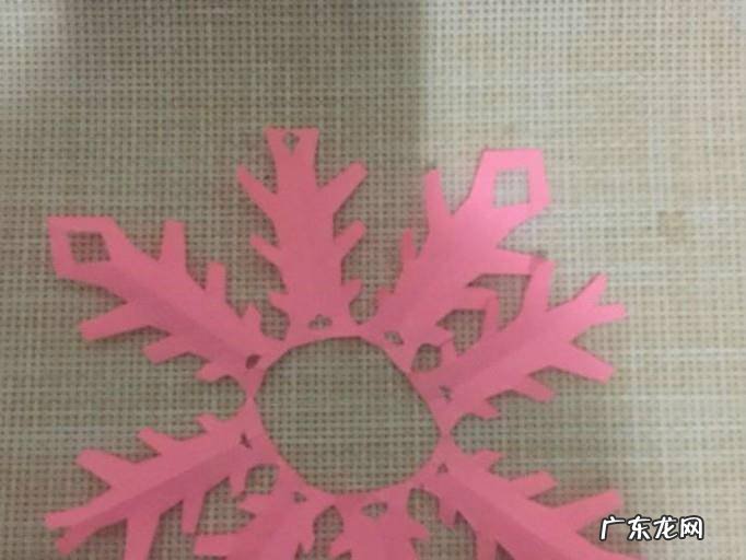 剪纸雪花的手工制作流程