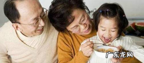 哪些类型的老人不适合帮忙照顾孩子