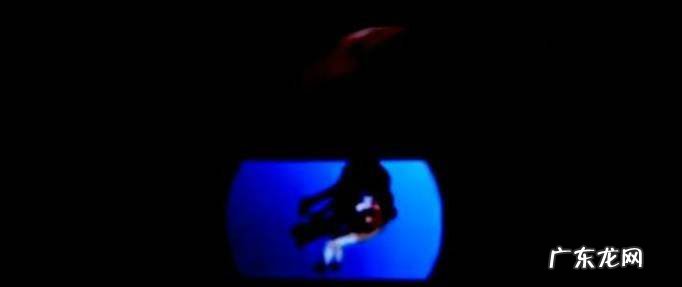 怎样用放大镜DIY家用投影仪