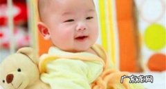 如何训练宝宝学会自己坐